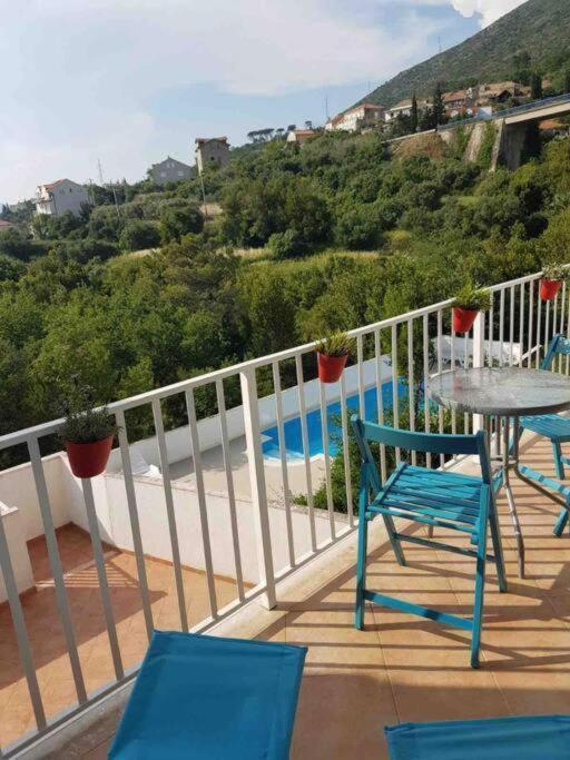 Lovely Split Level Apartment With Sea View, Pool, Free Parking And Wifi ซัฟทัท ภายนอก รูปภาพ